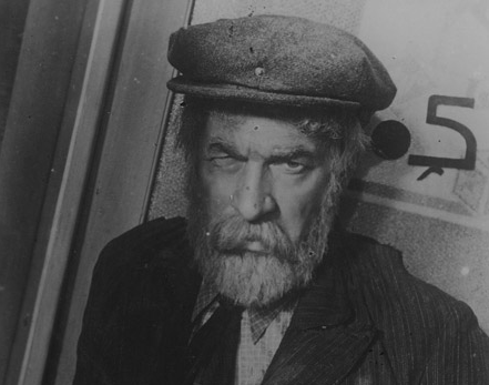 Muhsin Ertuğrul, Şehvet Kurbanı adlı filmde (1939) 